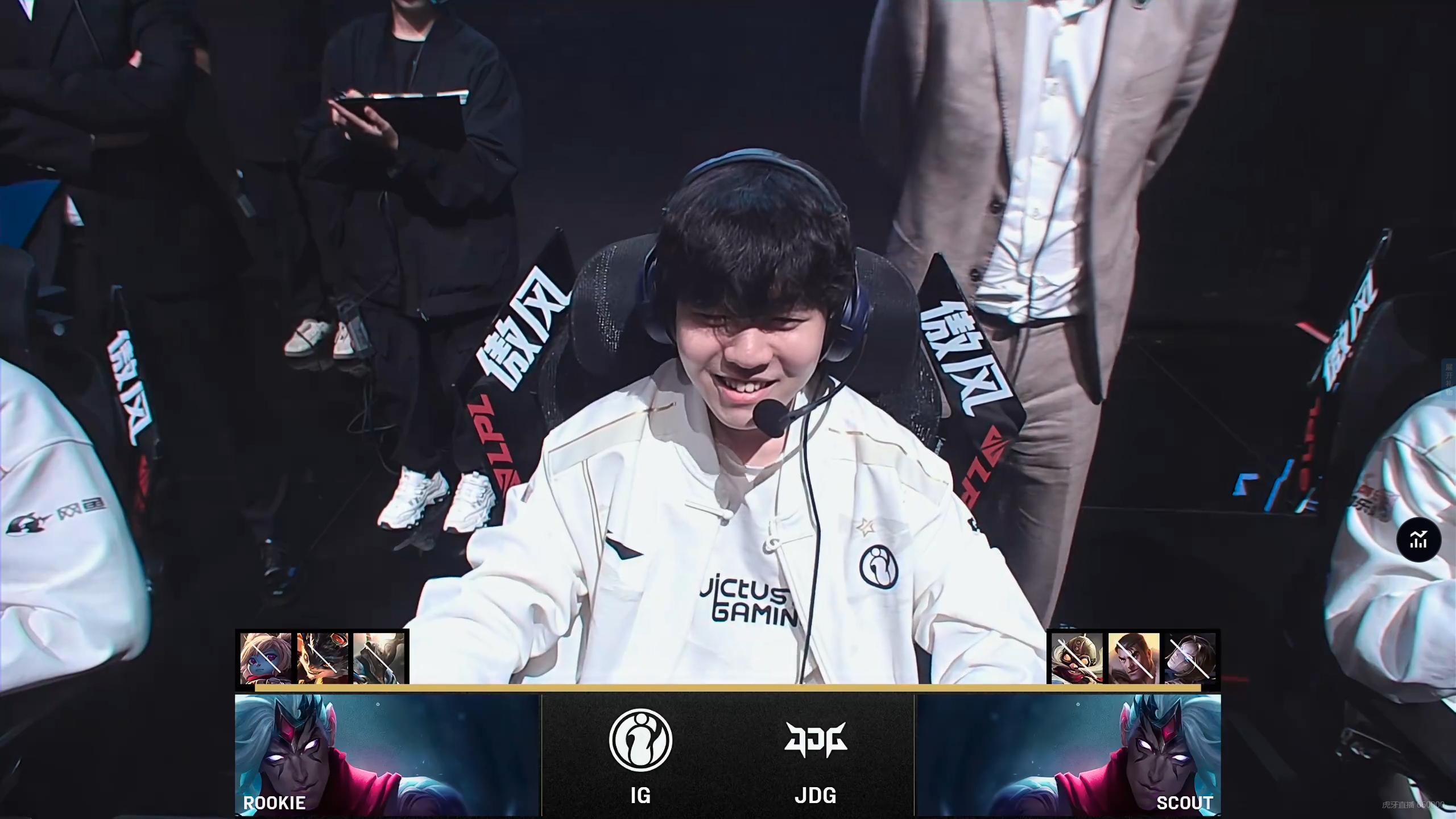 爱游戏-包含Rookie在皇家马德里比赛中大比分获胜，战术调整引发热议！引发球迷热议的词条-爱游戏